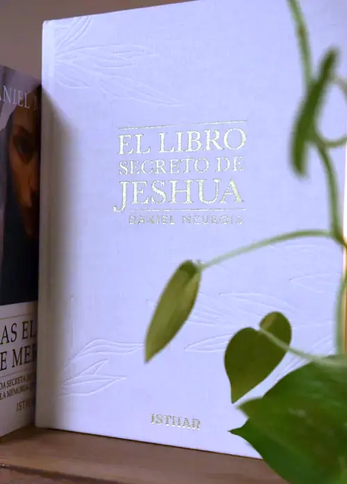 Colección completa de libros de Daniel Meurois – Ediciones Isthar Colección de libros de Daniel Meurois con El libro secreto de Jeshua en primer plano